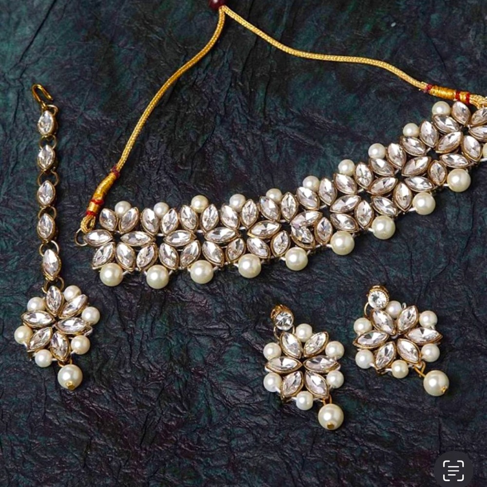Necklace and earrings